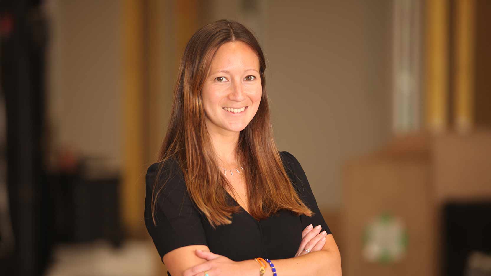 Découvrez le métier et les missions d'un.e Conducteur.trice de Travaux, qui assure la conduite et la coordination de travaux sur un ou plusieurs projets, chez Ossabois.