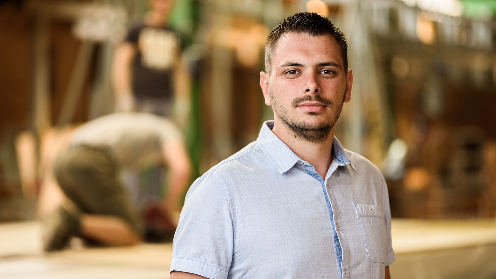 Découvrez le métier et les missions d'un.e Ingénieur.e Structure, qui valide les solutions techniques et définit le système constructif, chez Ossabois.