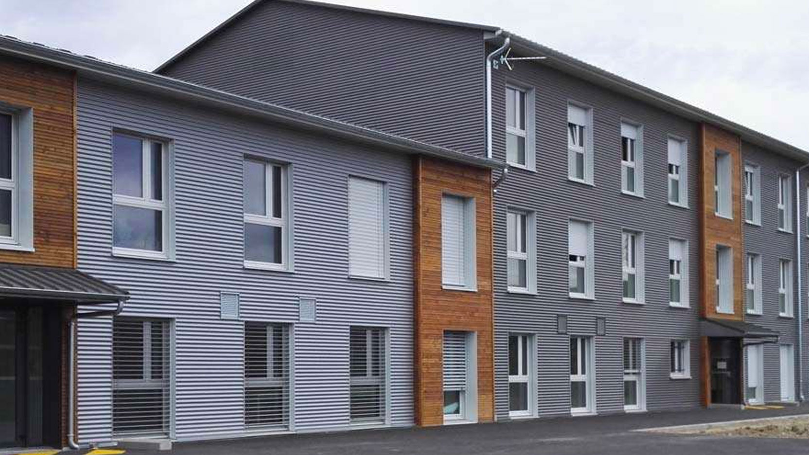 La construction modulaire bois, une réponse adaptée aux besoins d’hébergement et de bureau de l’Armée de terre