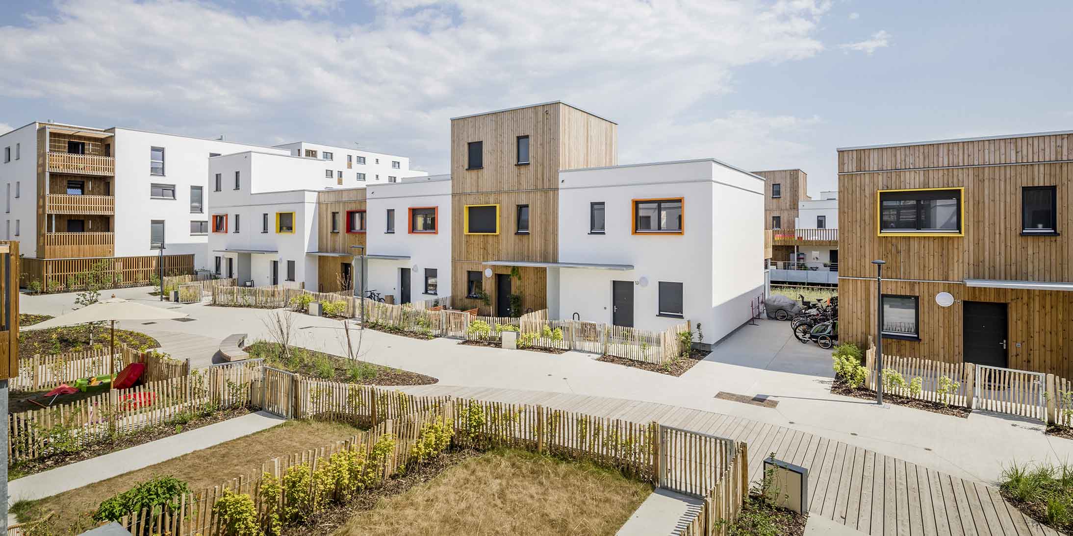 Découvrez une des références d'Ossabois en maisons individuelles groupées en ossature bois : la ZAC du Bohrie à Ostwald près de Strasbourg.