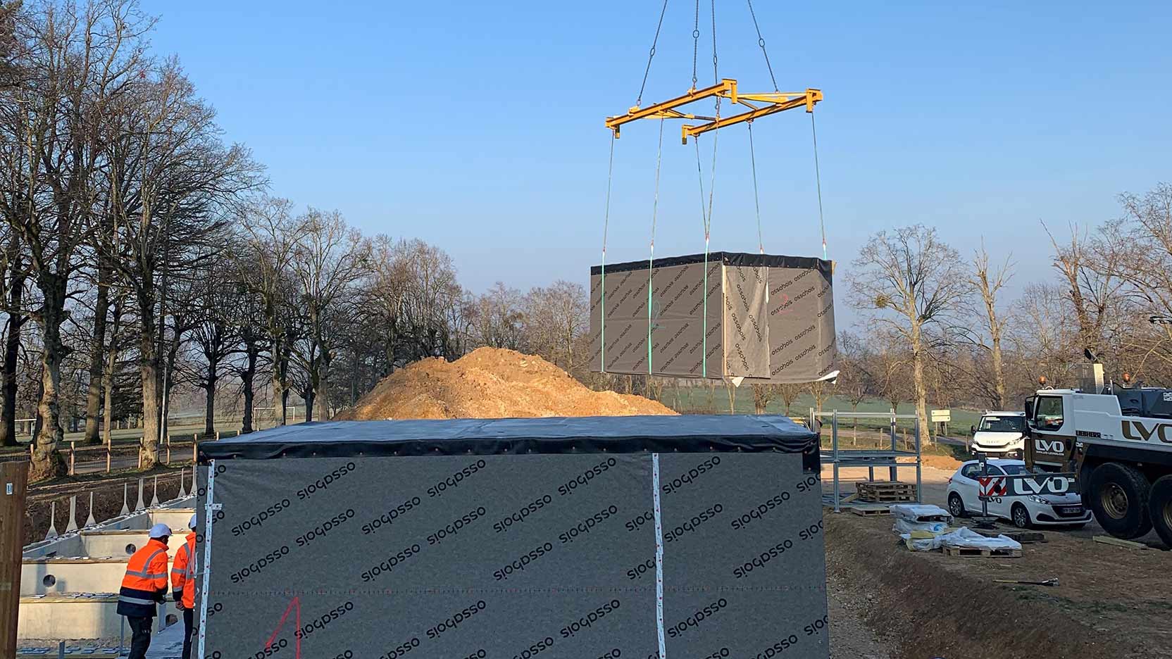 Nous débutons la pose des premiers modules de l’internat du Lycée Agricole Etienne Gautier Ressins à Nandax (42) !